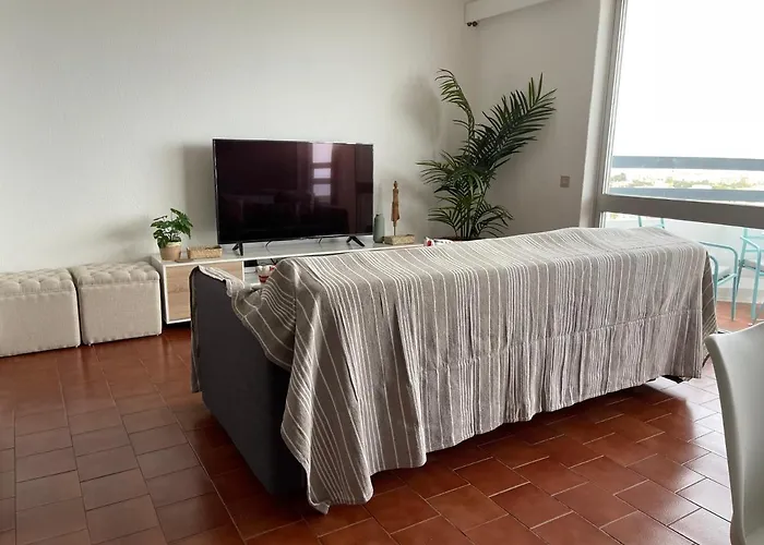 A Dois Minutos Da * Portimão